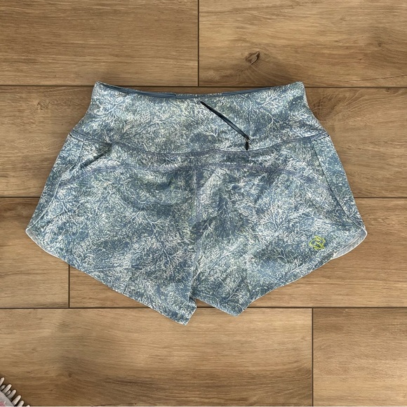 NWT Rabbit Summit Chasers 4” Endless Sky Fern Short - Small - Picture 4 of 10